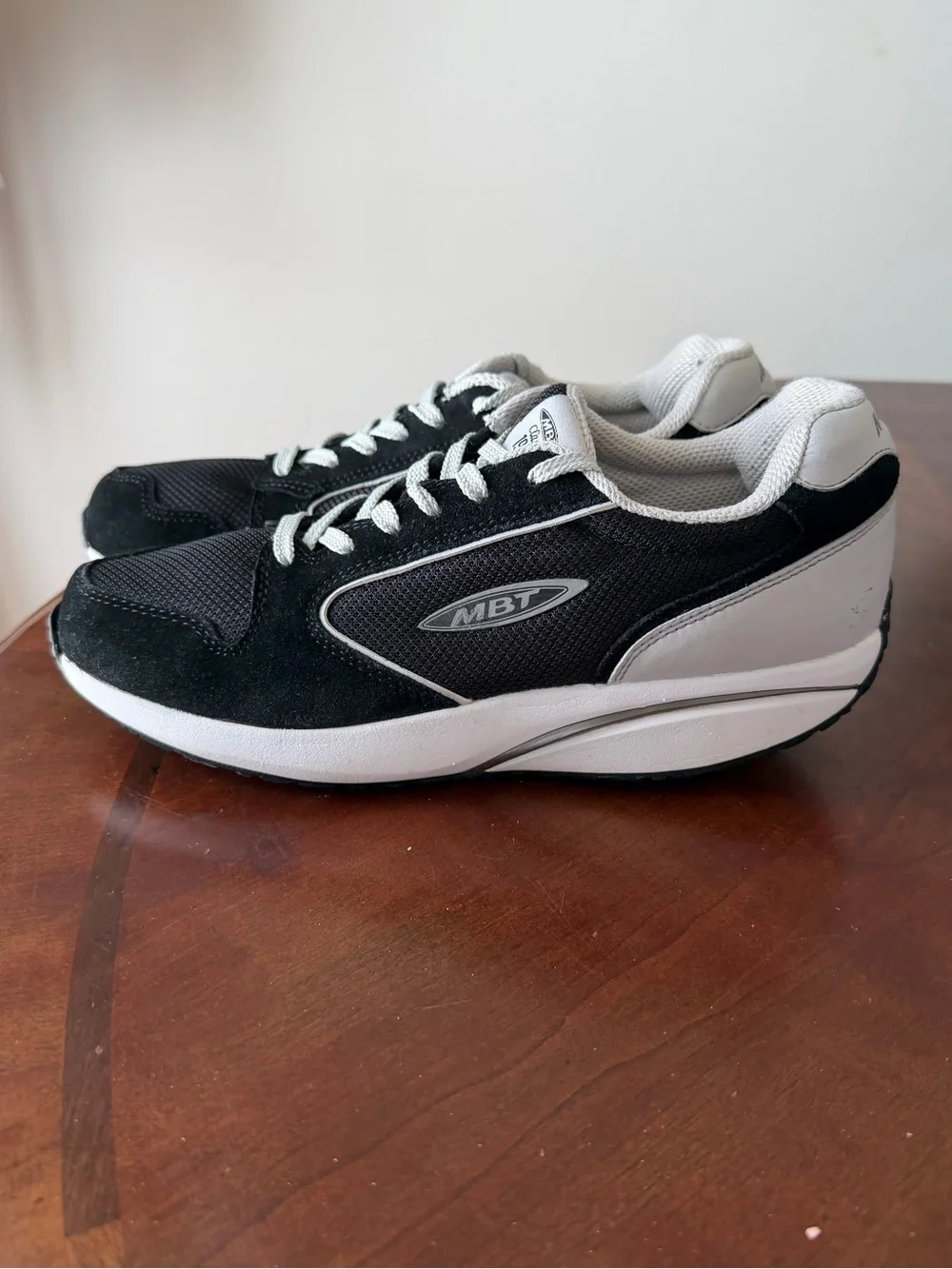 MBT 1997 Classic Rocker Shoes Women’s Size 10 Black Orthopedic Sneakers